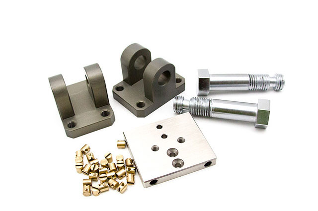 東莞CNC加工設備日、周、月、半年的維護保養