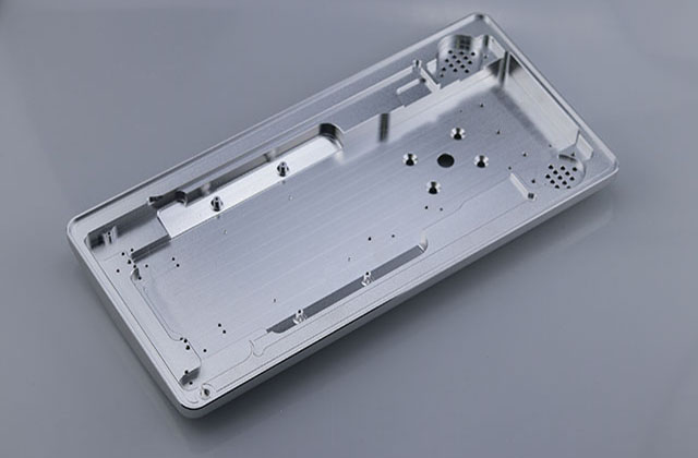 大型CNC醫療零件加工好還是雕銑機好